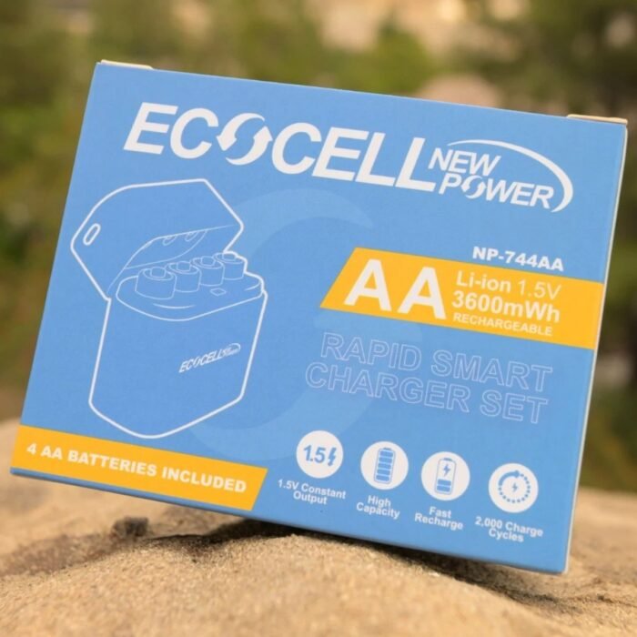 El Kit EcoCell de Pilas AA Recargables de Litio 1.5V 3600mWh es una solución práctica y económica para reemplazar las pilas desechables tradicionales. Incluye 4 baterías AA recargables de litio y un cargador con puerto USB-C, ideal para mantener tus dispositivos siempre listos. Gracias a su voltaje constante de 1.5V, estas pilas ofrecen un mejor rendimiento en equipos que requieren energía estable, como controles remotos, cámaras, juguetes electrónicos, linternas, micrófonos inalámbricos, teclados, mouse, radios, controles de videojuegos y otros dispositivos compatibles con pilas AA. El cargador permite cargar hasta 4 pilas AA al mismo tiempo y cuenta con entrada USB-C 5V/2A, lo que facilita su uso con adaptadores de celular, cargadores USB, power banks o puertos USB compatibles.