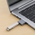 Adaptador USB-C macho a doble USB-C hembra